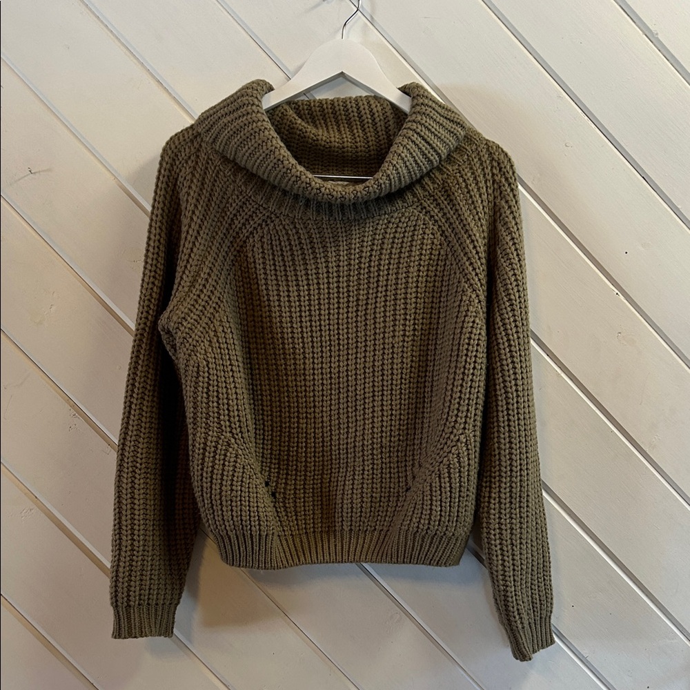 SADIE & SAGE Green Ribbed Knit Sweater